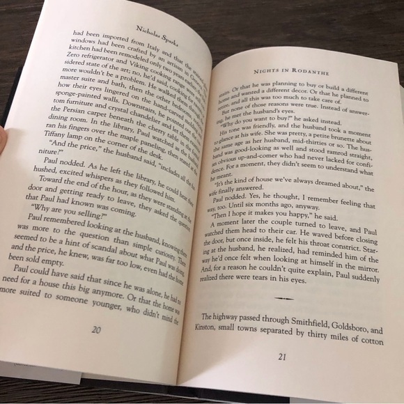 Nights in Rodanthe by: Nicholas Sparks paperback book - Picture 4 of 6